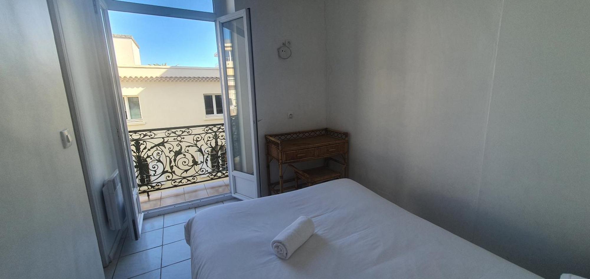 Hotel L'Oustaou Le Lavandou Luaran gambar