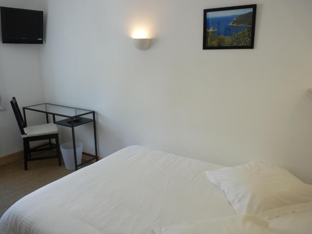 Hotel L'Oustaou Le Lavandou Luaran gambar