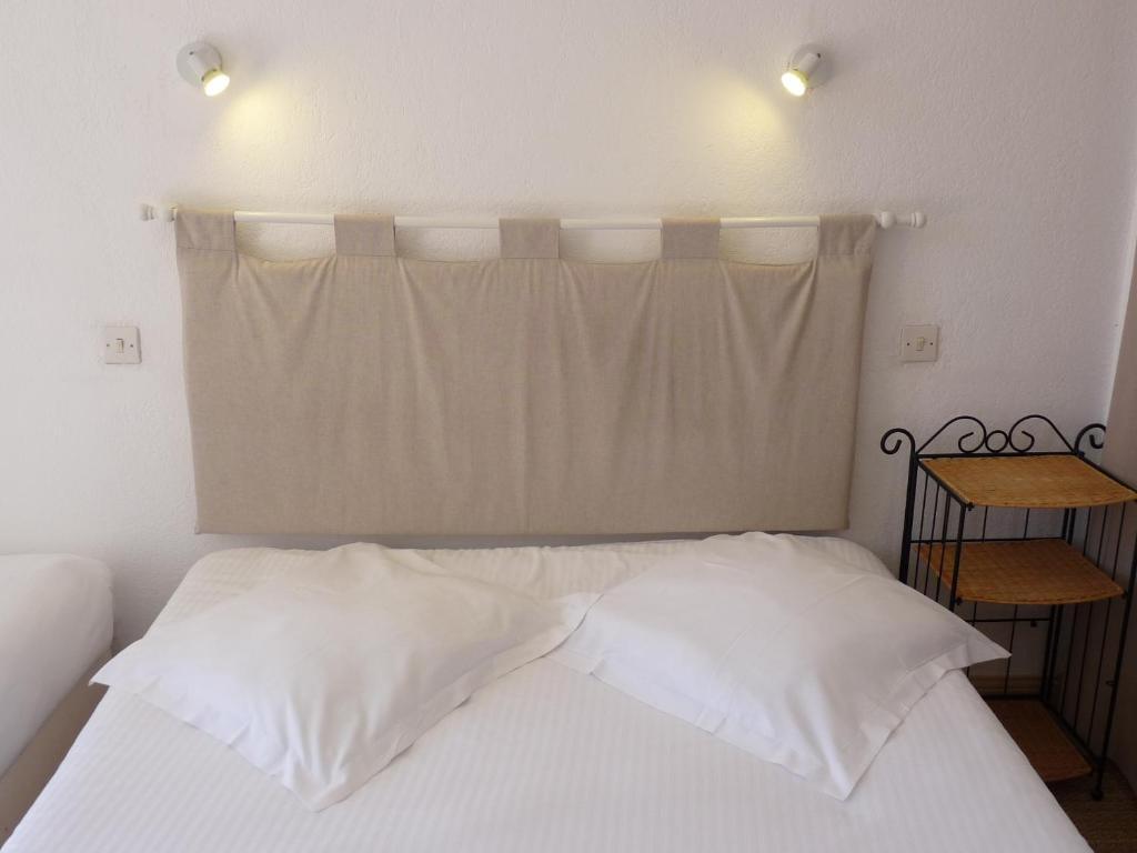 Hotel L'Oustaou Le Lavandou Bilik gambar